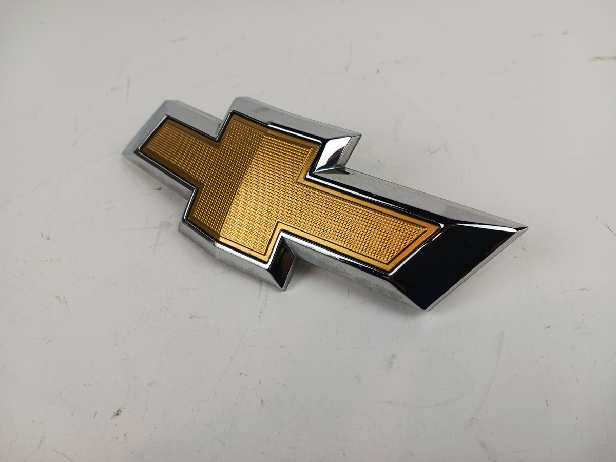 Front Bow Tie Emblem J87746