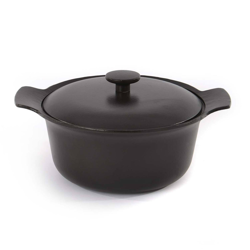 Cast Iron Covered Stockpot I767
