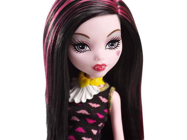 Beast Bites Cafe Draculaura Doll u0026 Playset B60304