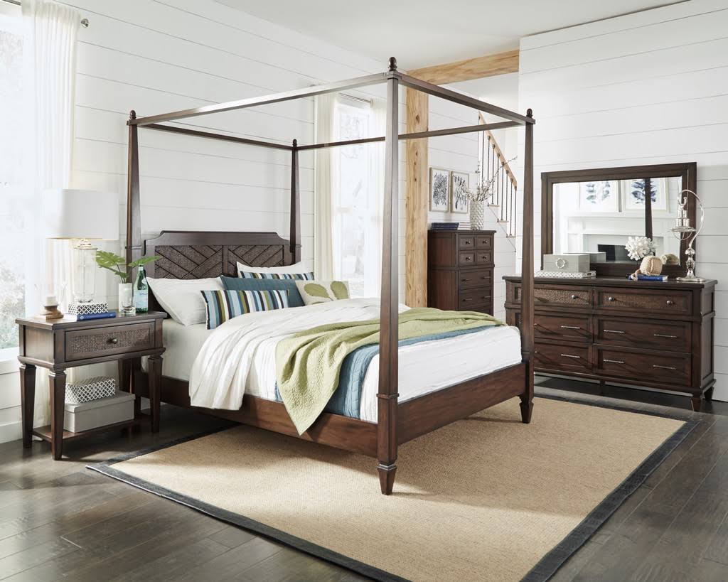 King Canopy Bed A563143