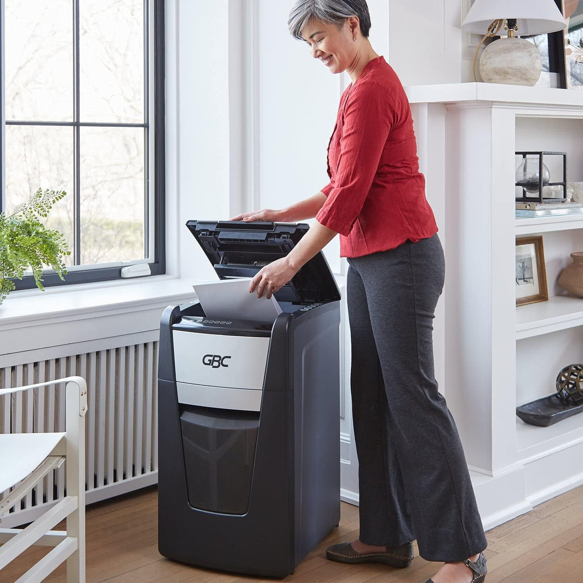 Paper Shredder, 300 Sheet Capacity, Super Cross-Cut J4946
