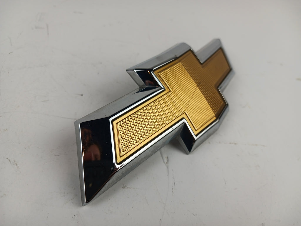 Front Bow Tie Emblem J87746