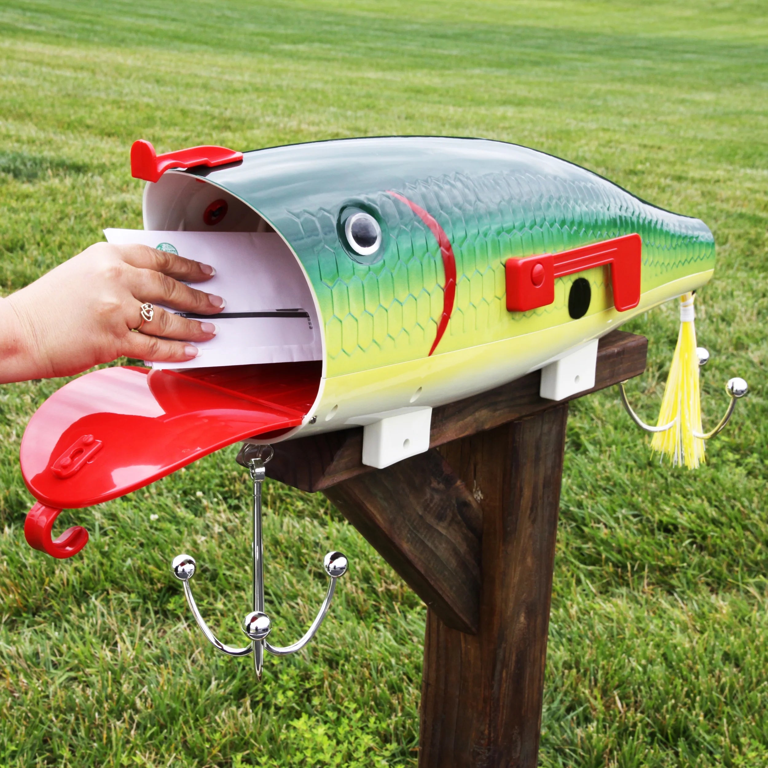 Green Shad Bass Fish Lure H387909