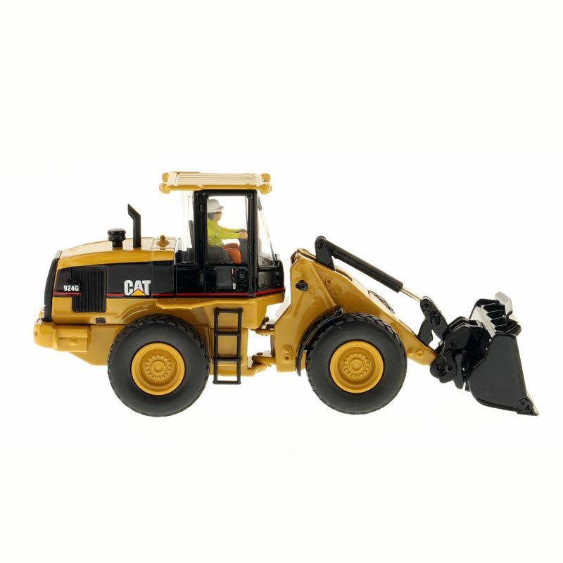1/50 Wheel Loader with Operator L2980