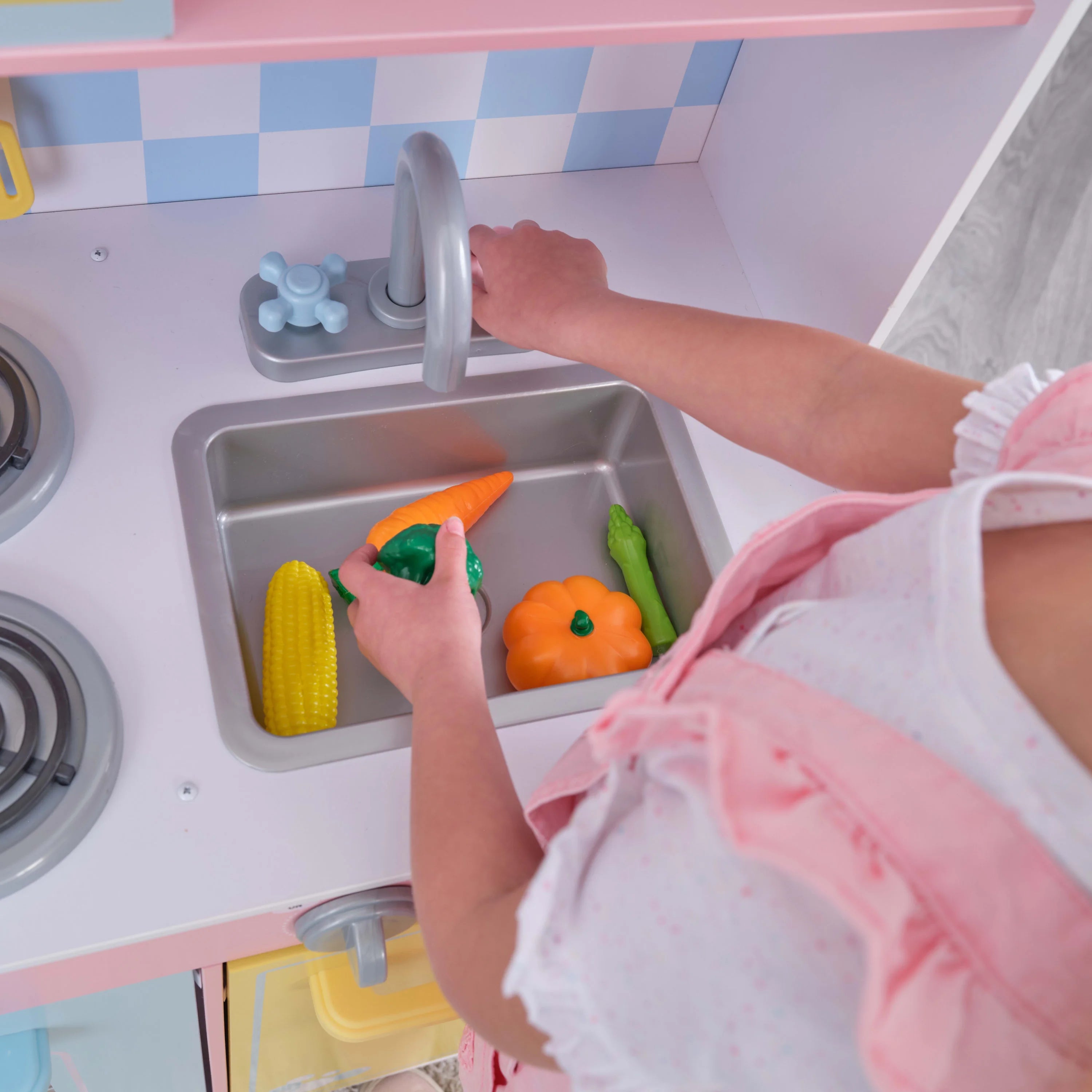 Pastel Wooden Play Kitchen with Play Phone Z1000