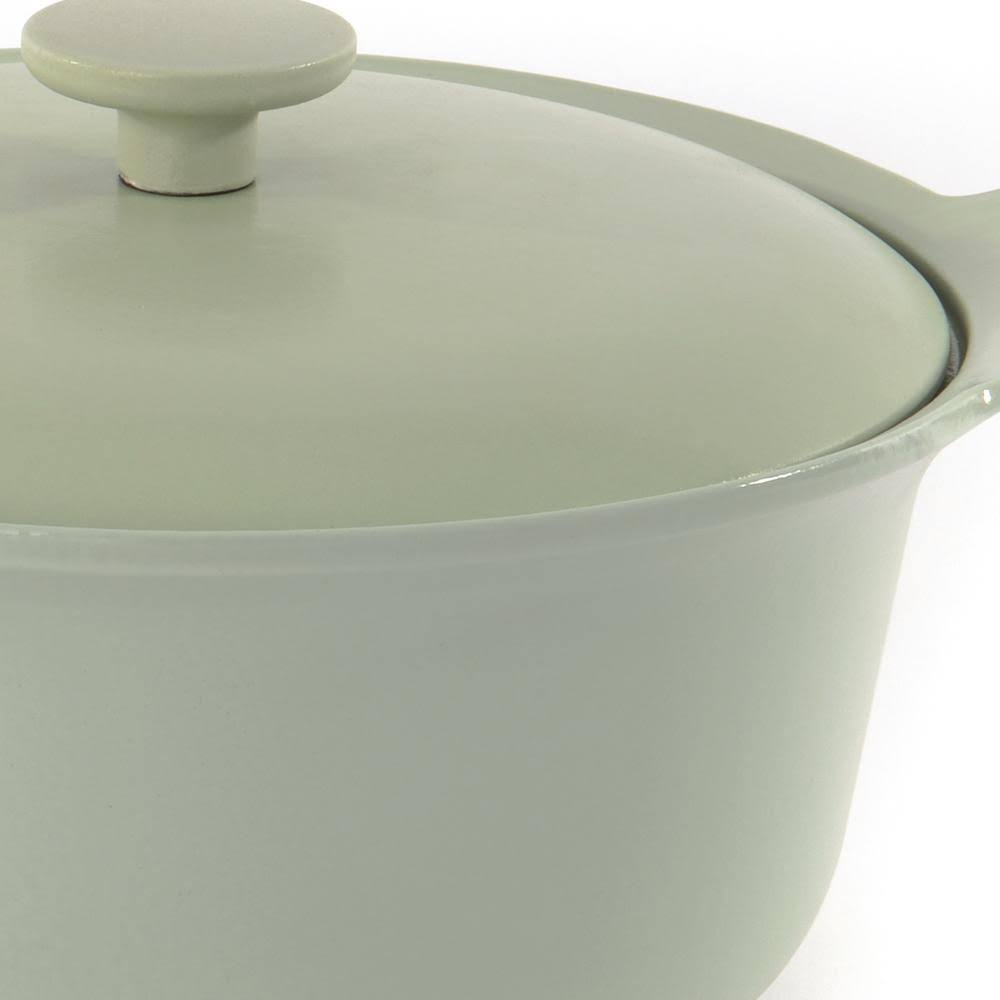 Cast Iron Covered Stockpot I767