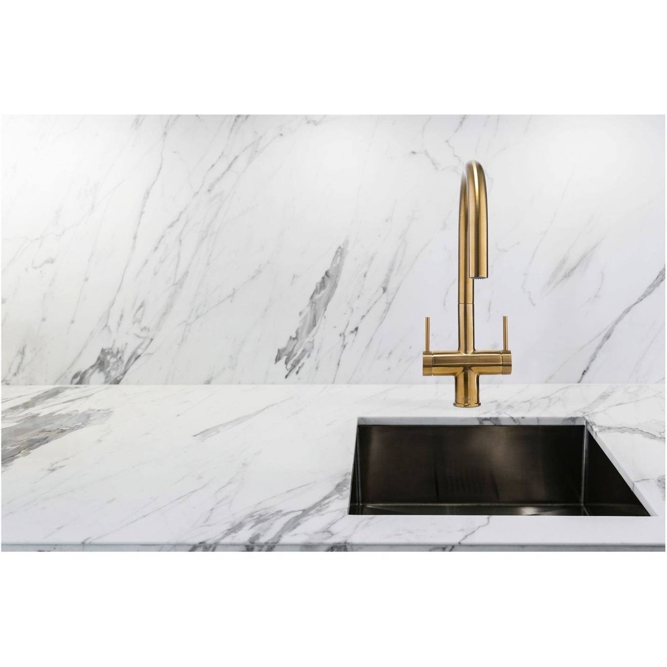 Chrome Kitchen Faucet with Spray O8325
